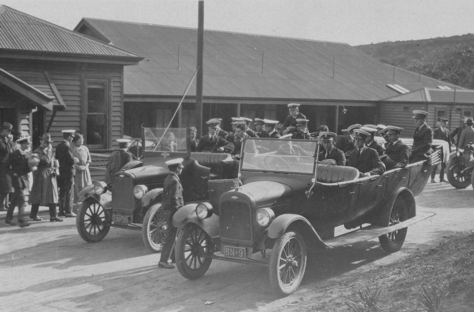 Percy Bignell’s Chevrolet with BN9 and his Charabanc BN38 carrying English Public School students from Caves House in 1929. Photo 58 BHS Archive