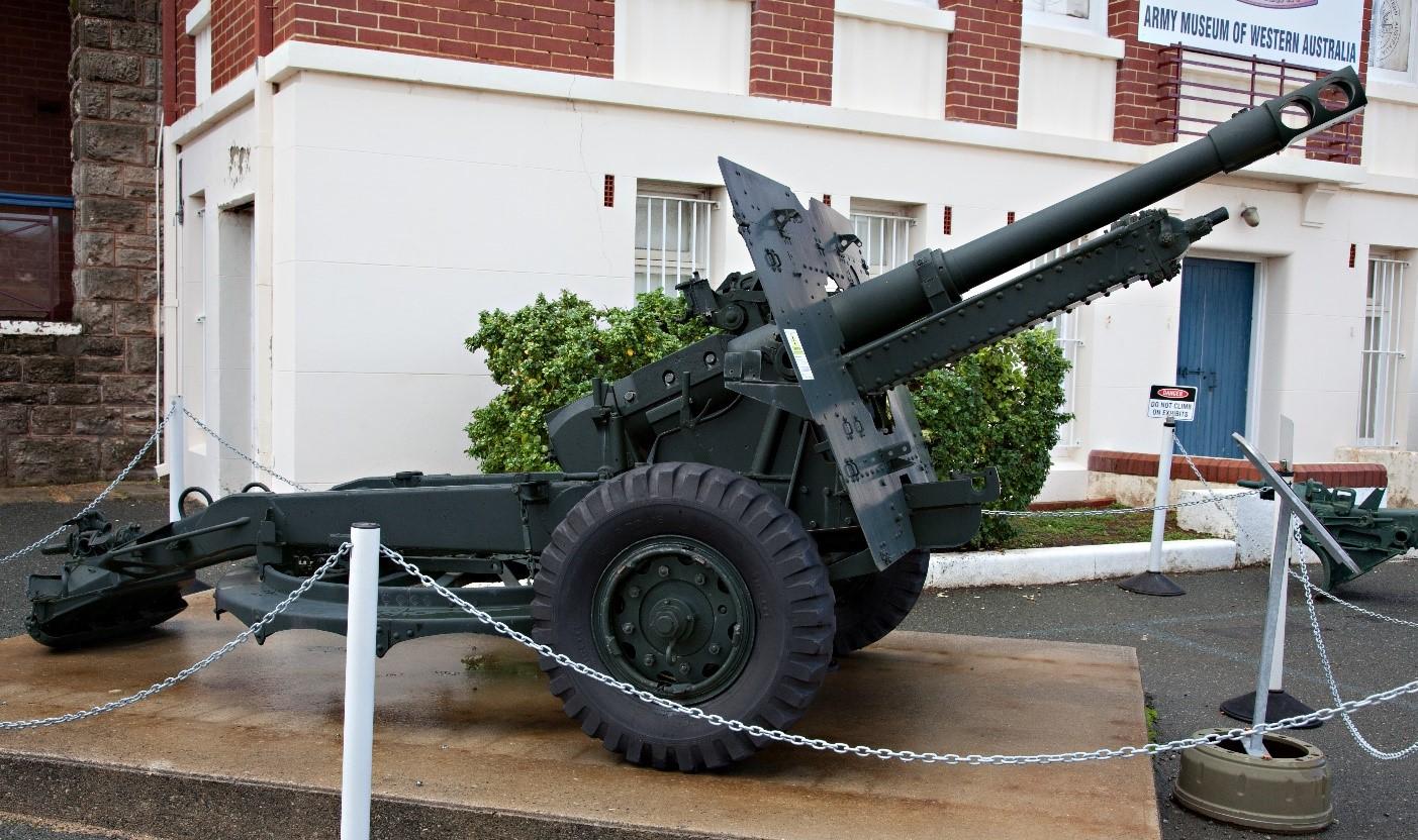 25 Pounder Field Gun 1944