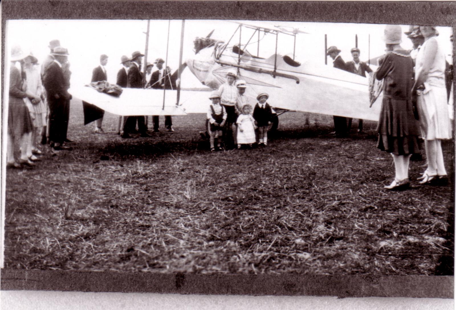 First Aeroplane To Land At cranbrook - 1928.