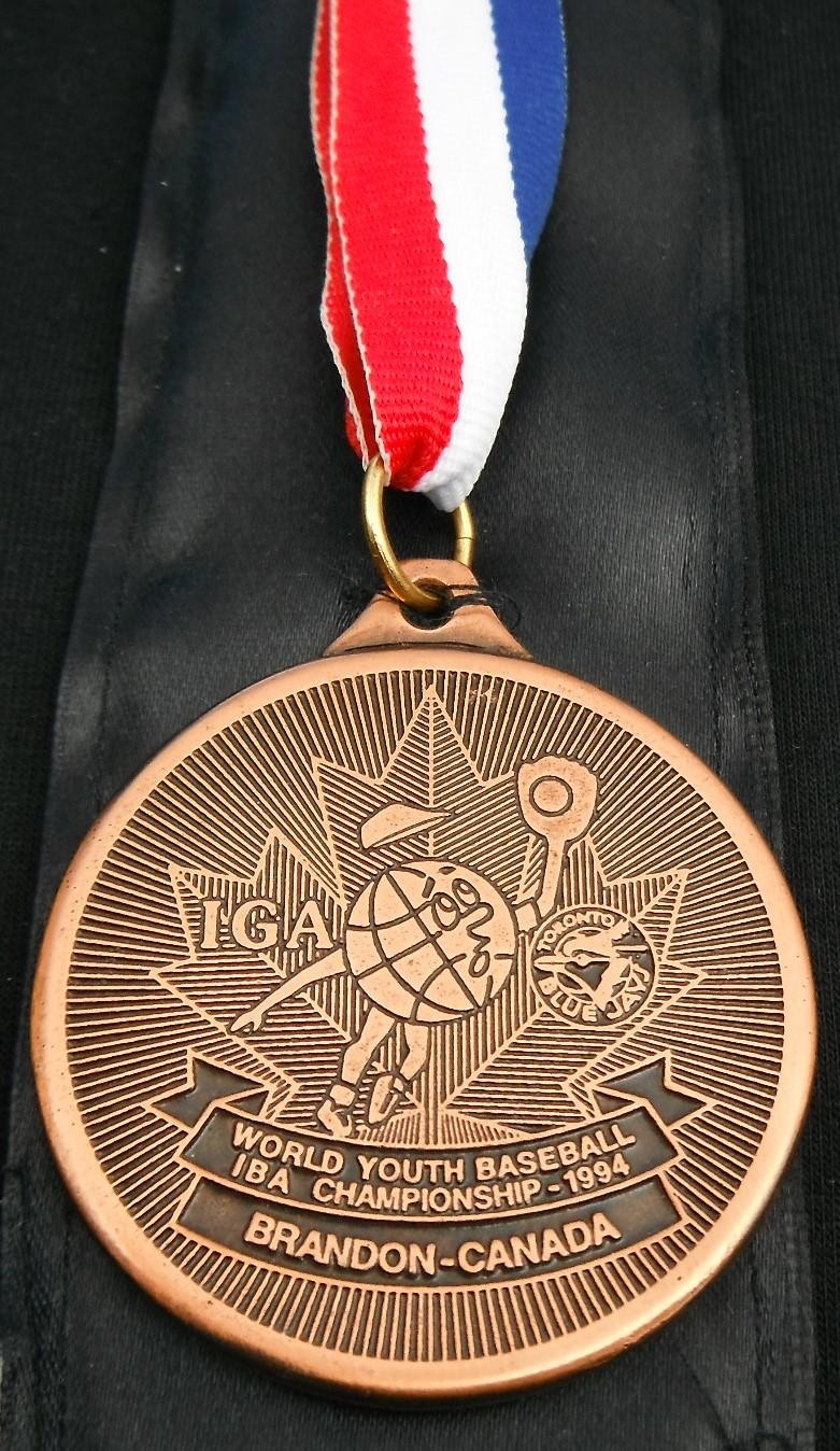 1994 World Youth Baseball IBA Championship medallion 