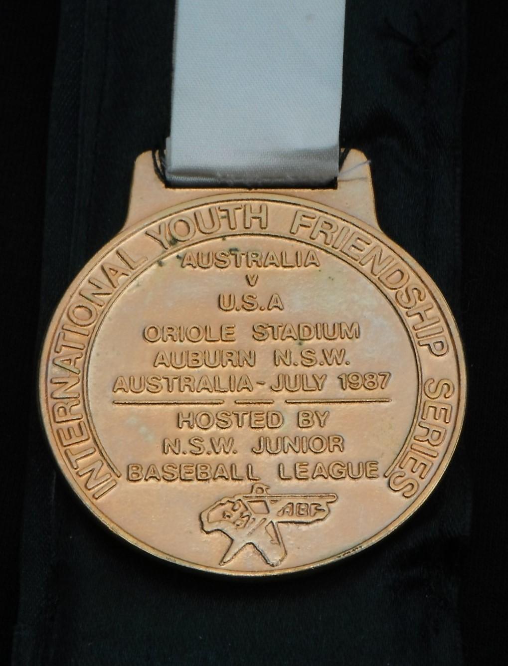 1987 International Youth Friendship Series baseball medallion (reverse)