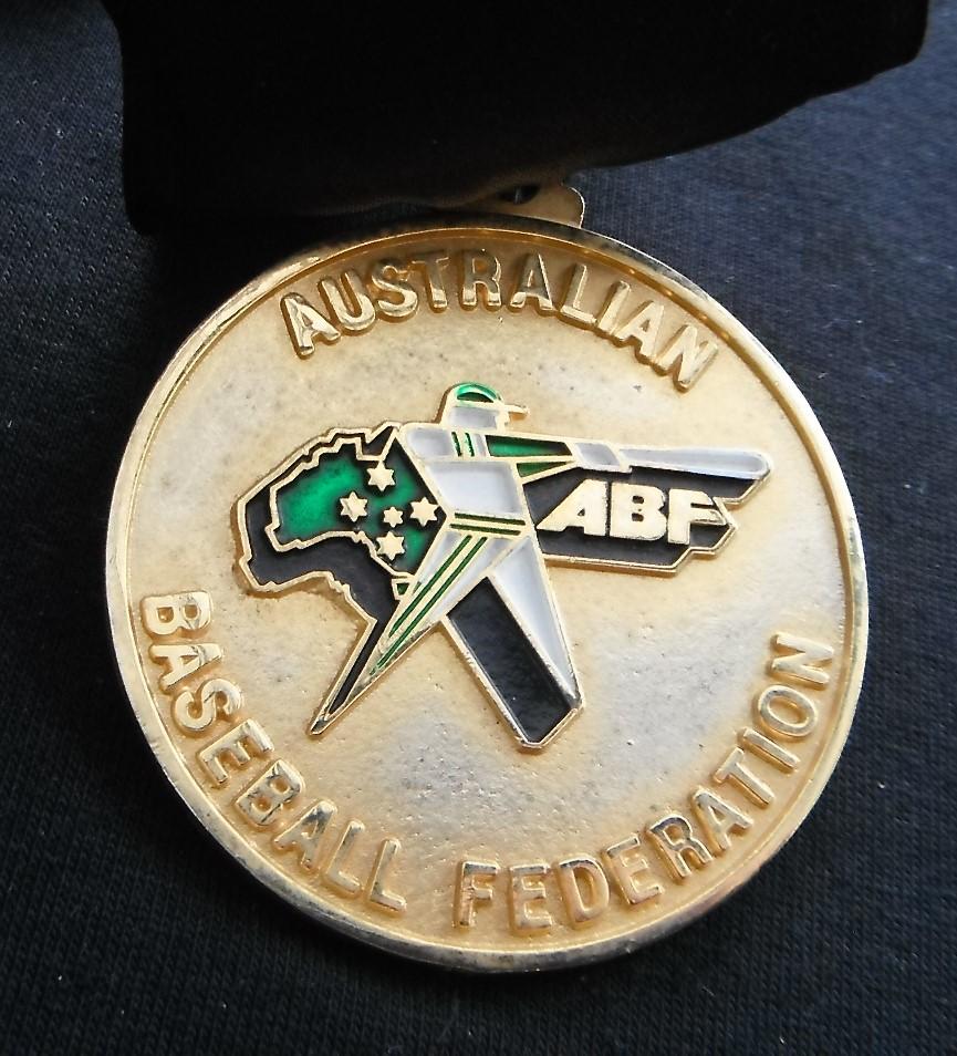 1986 Under 15 Australian Baseball Championship medallion (obverse)