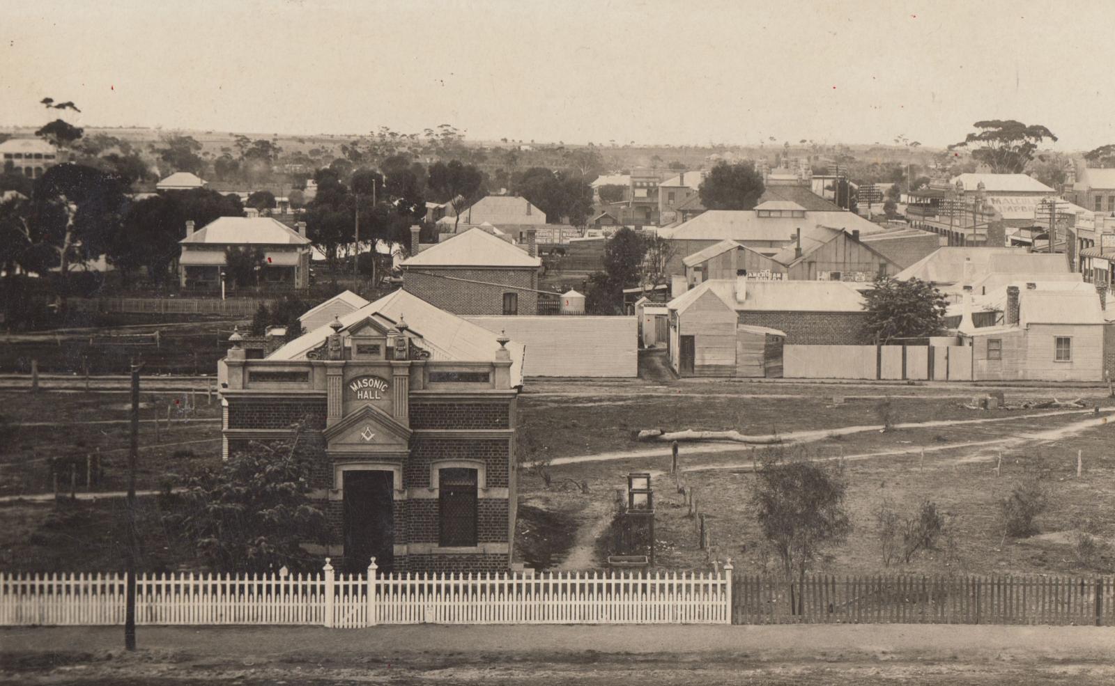 Unidentified town but may be Wagin, Kukerin or Dumbleyung.