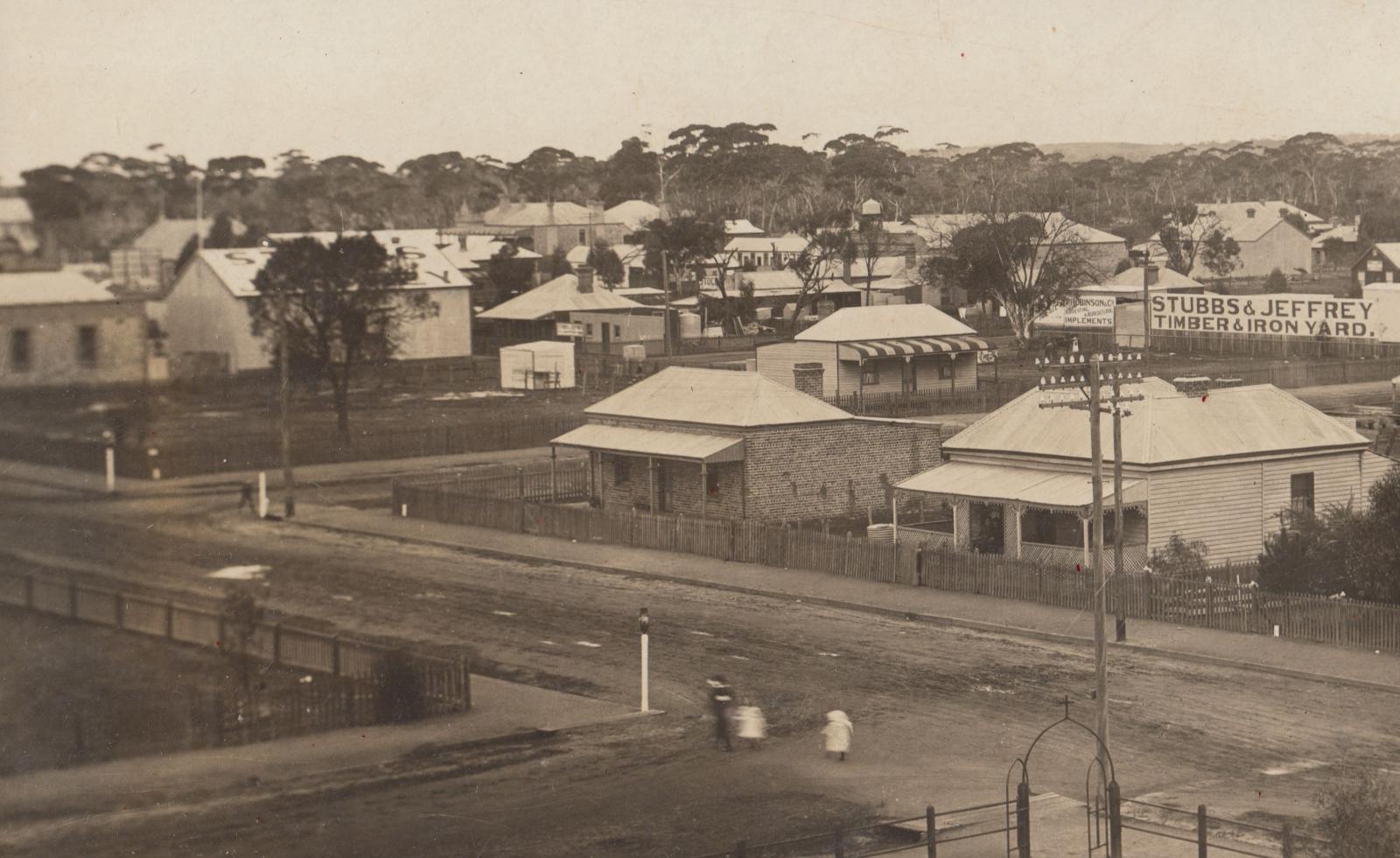 Unidentified town but may be Wagin, Kukerin or Dumbleyung.