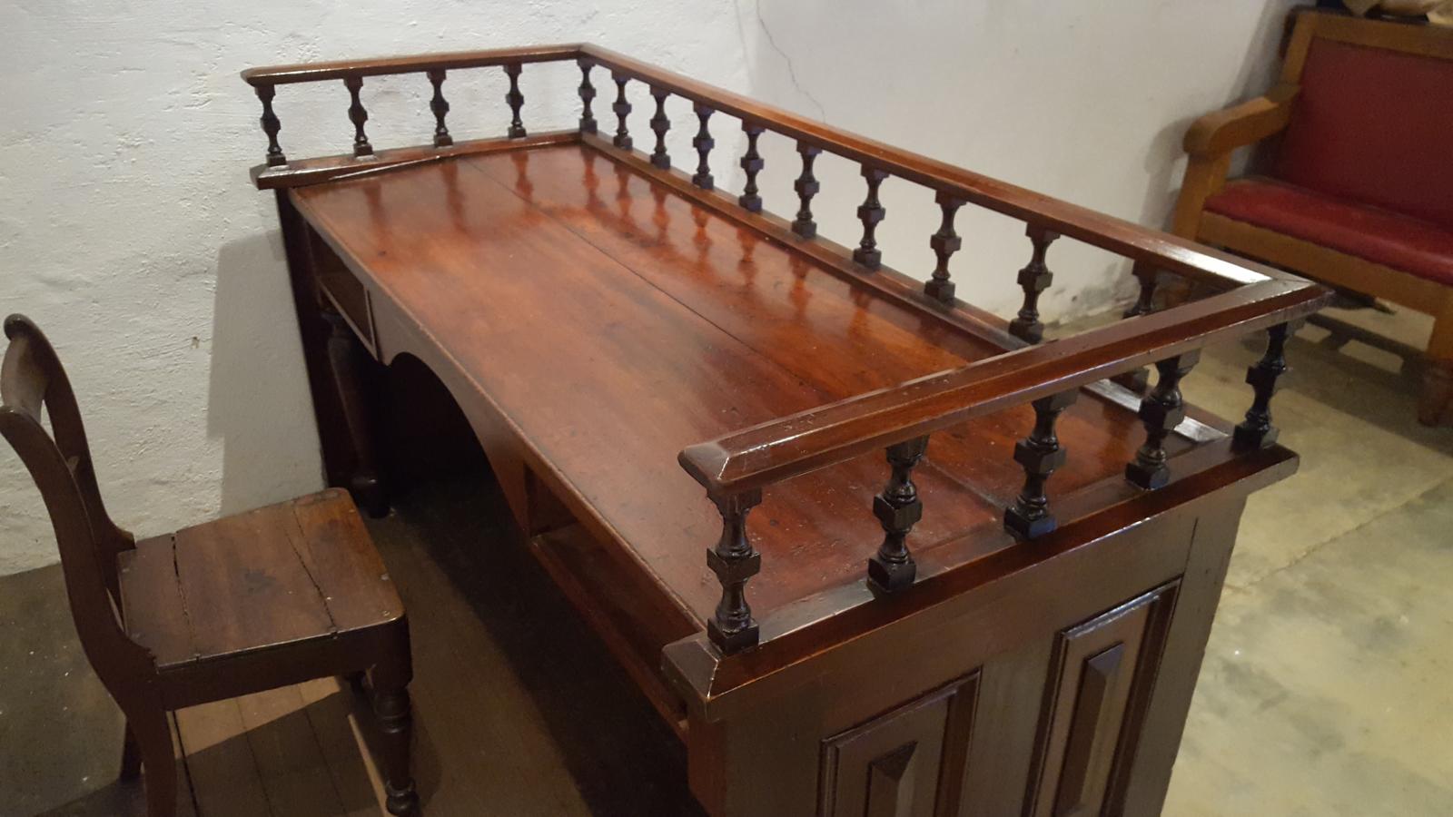 colonial wooden desk 1899