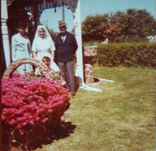 P25-08. Lew Whiteman pictured with nuns at his Seaton Ross home in Guildford, November 1978.