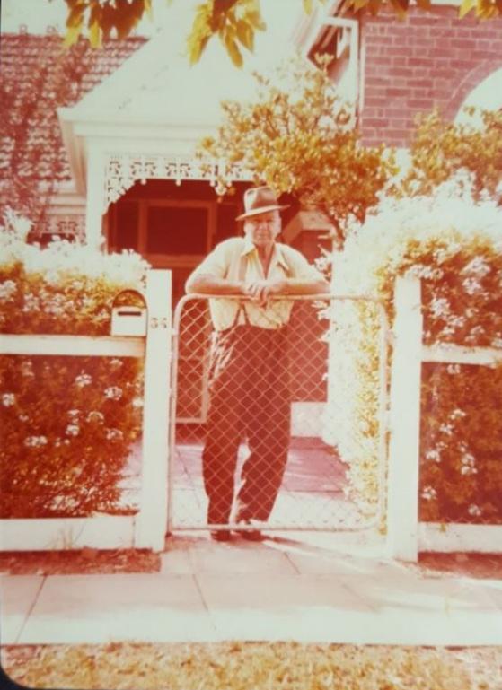 P25-10. Lew Whiteman in front of his house in Johnson Street, Guildford, 1970s.