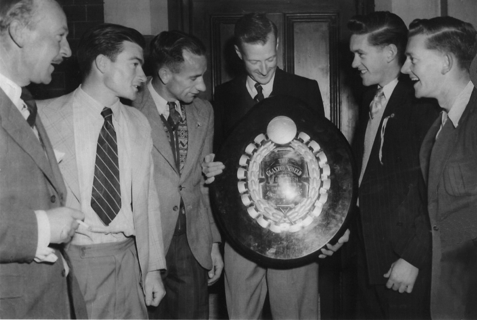 1952 Western Australian Claxton Shield baseball champions with the trophy