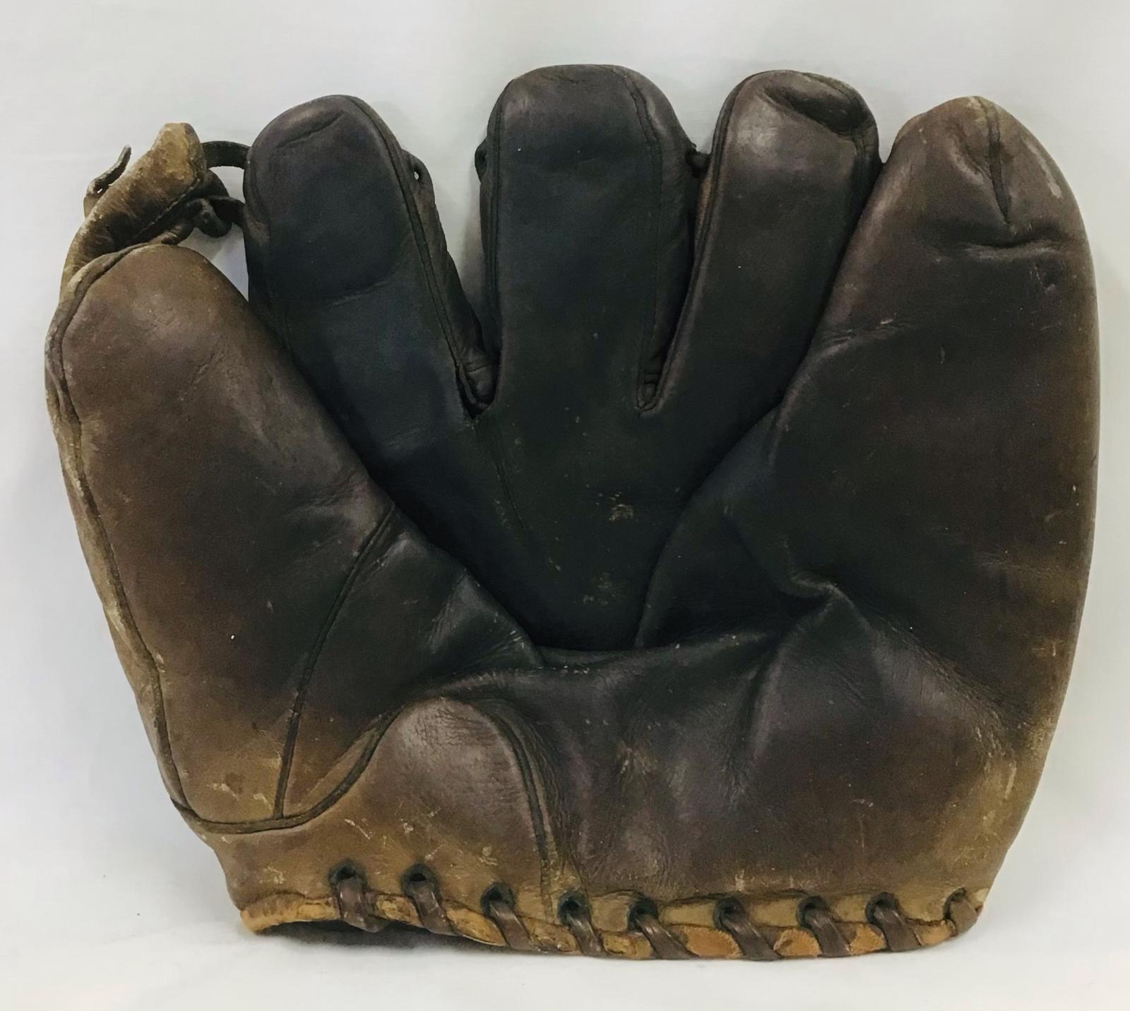 George Dickinson's 1936 baseball glove (front)