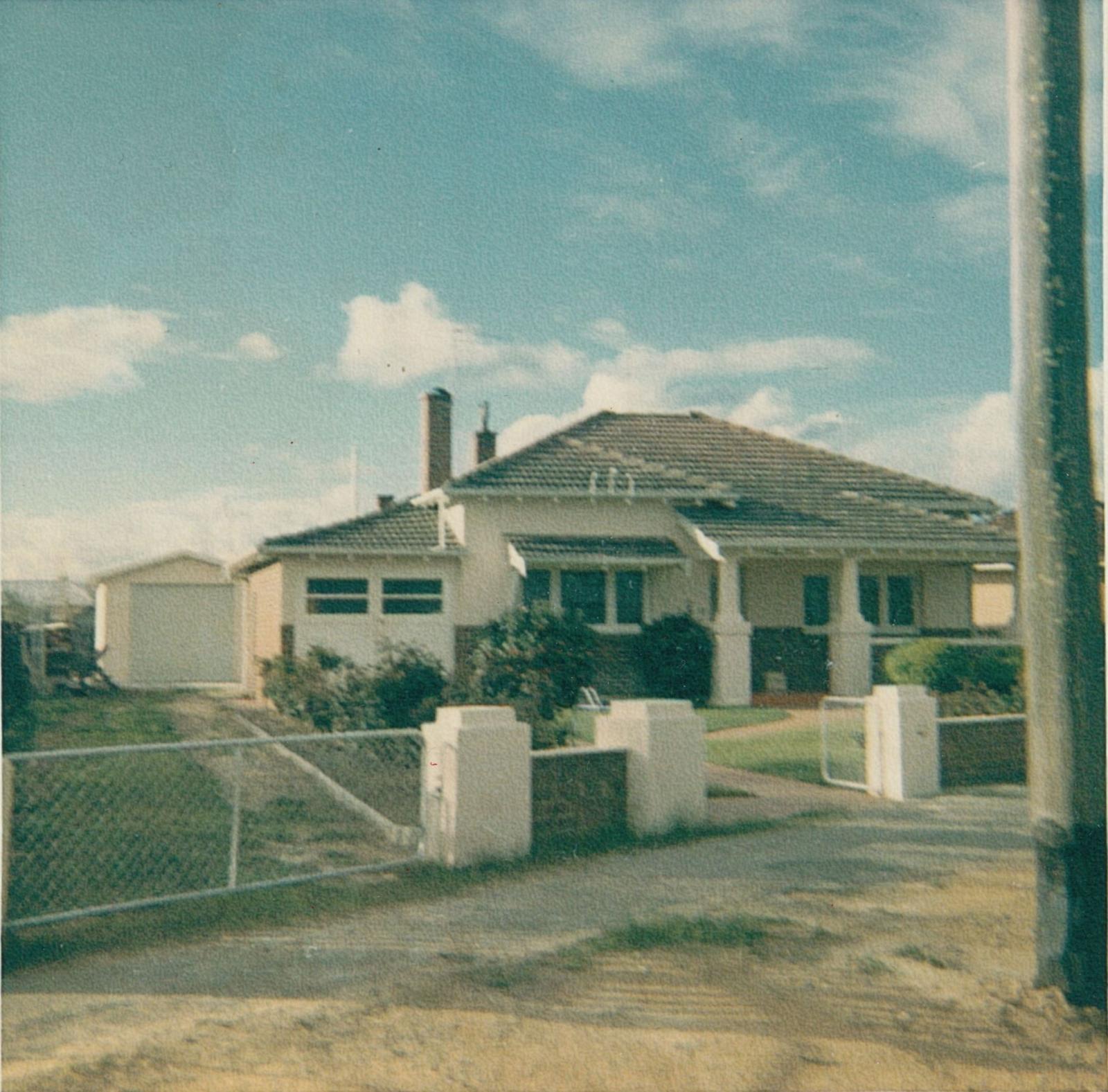 77 The Crescent, later 21 Templeman Place, Midland.