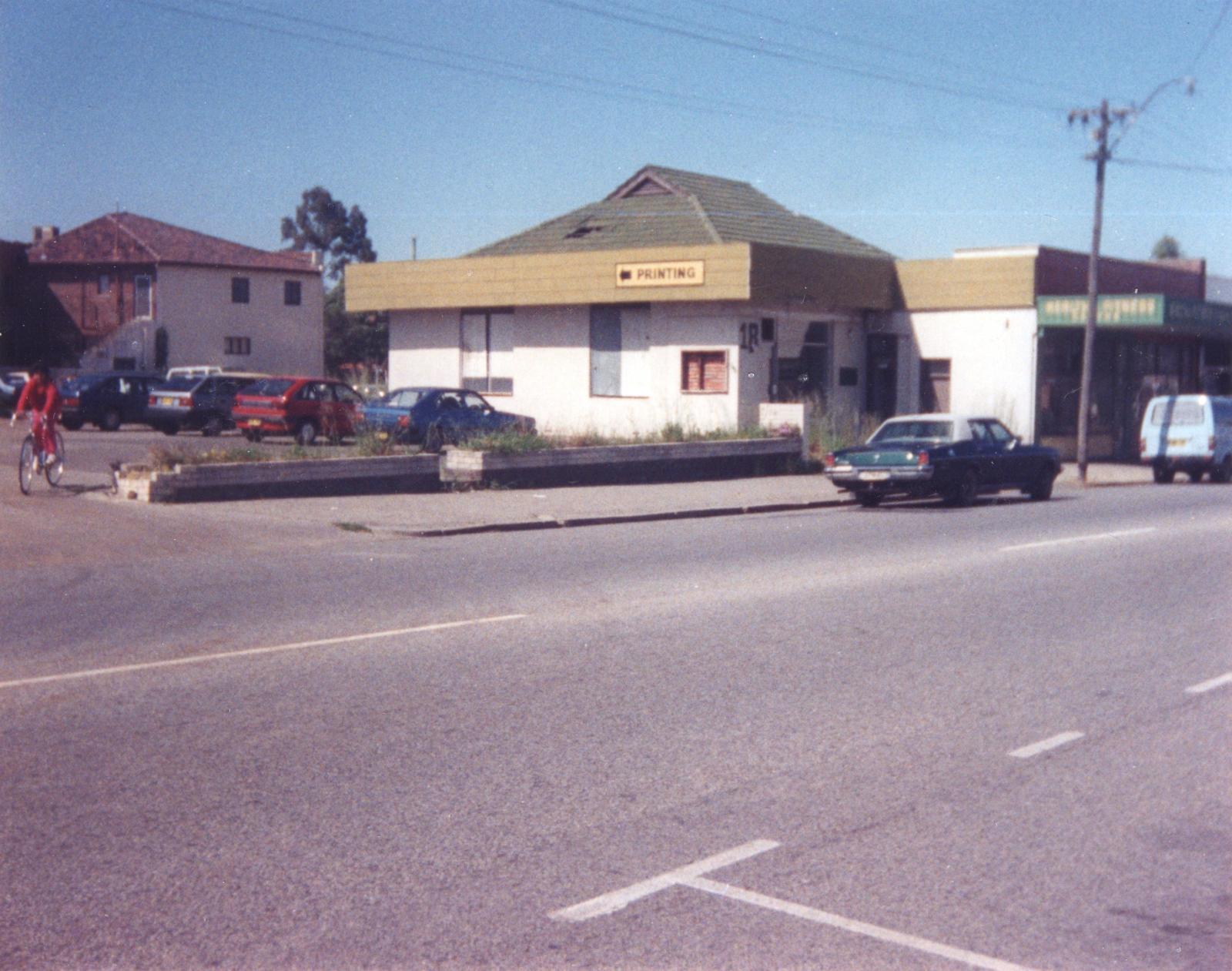 P32-14: View along Great Northern Highway.