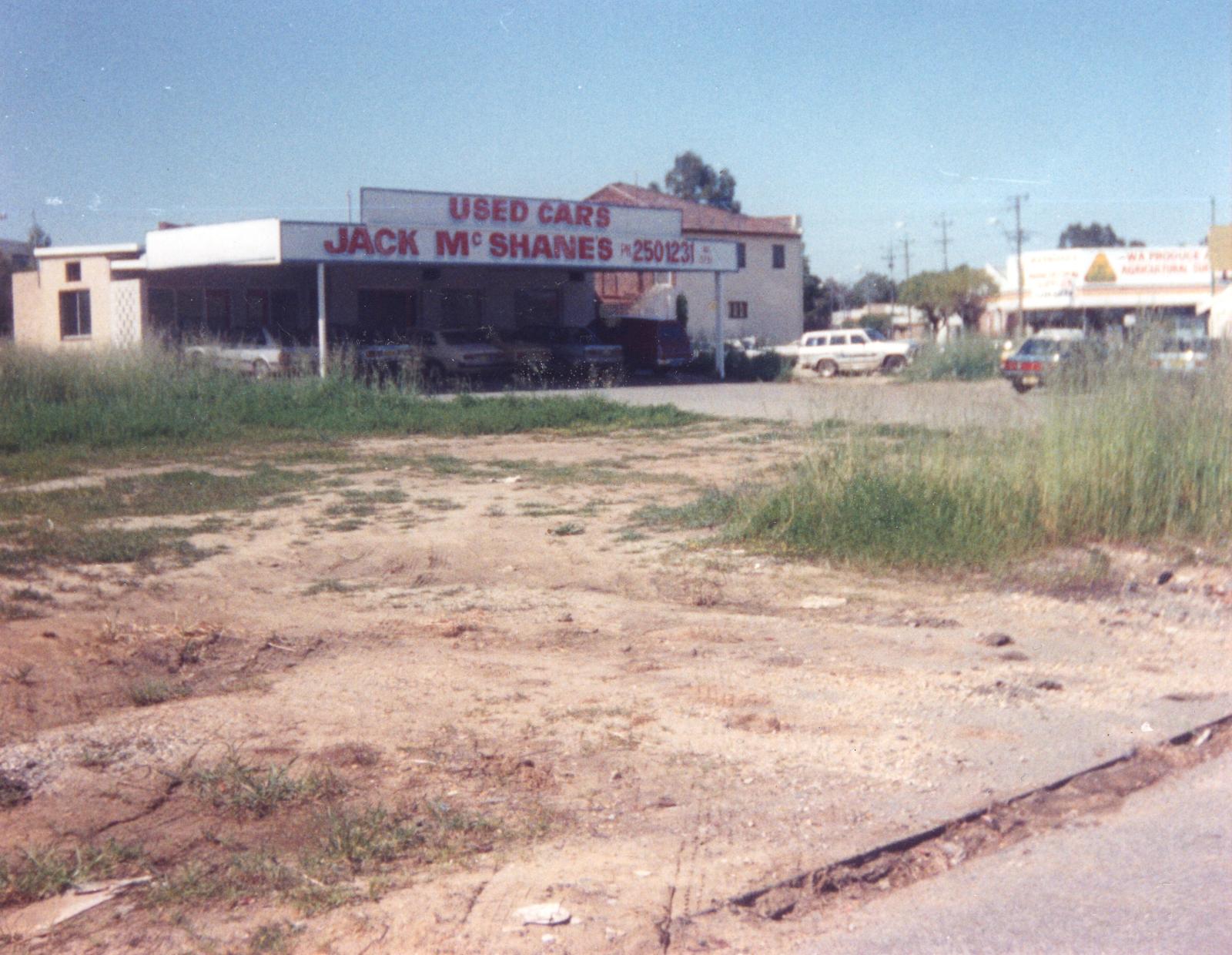 P32-16: The highway where the DOLA (Landgate) building now stands. The address today is 1 Midland Square.