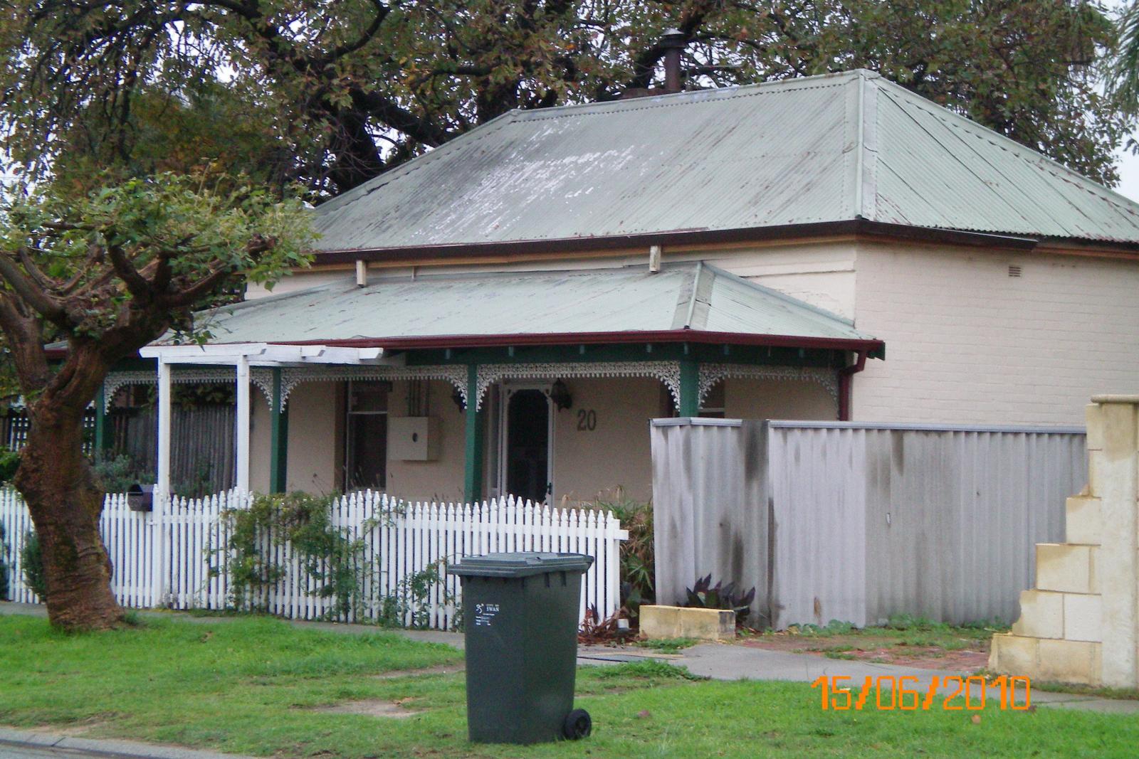 P35-35. Unidentified house in Midland.