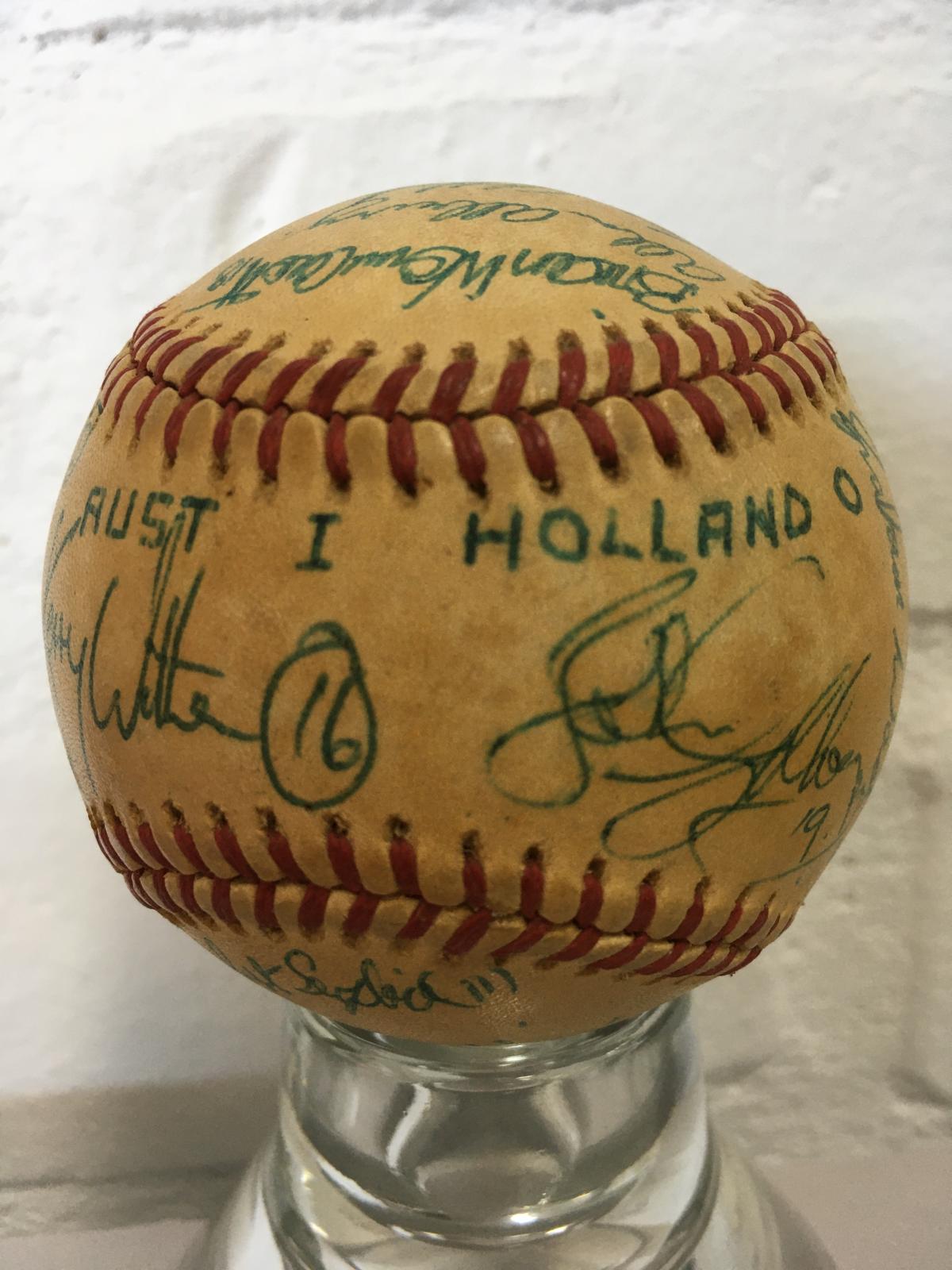 1978 Amateur World Series baseball signed by Australian team