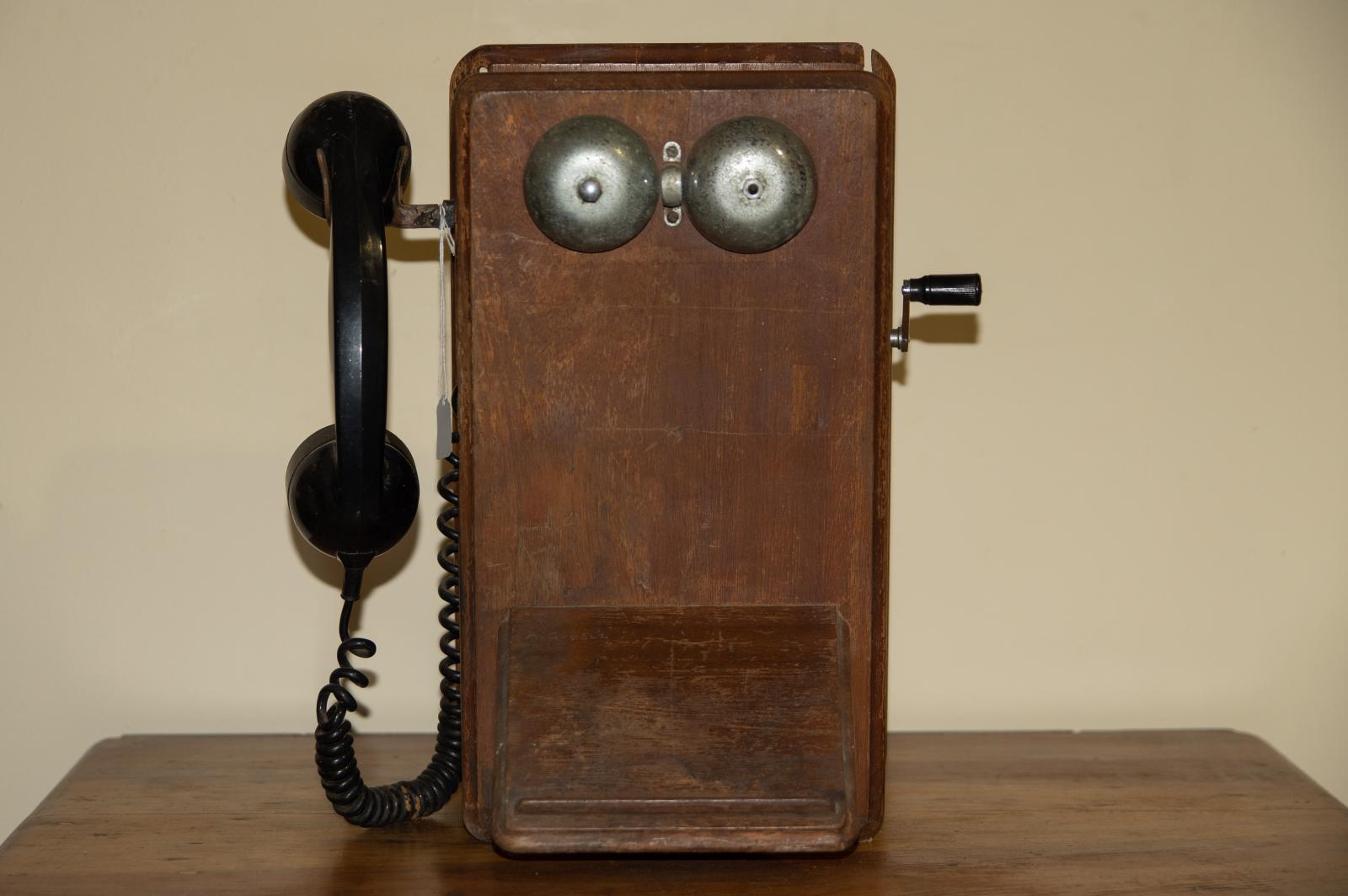 Wall mounted telephone