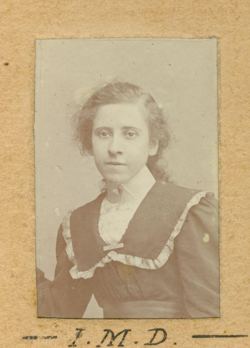 P100-31. Isabella Margaret Dawson, sister of William Dennis Dawson. 