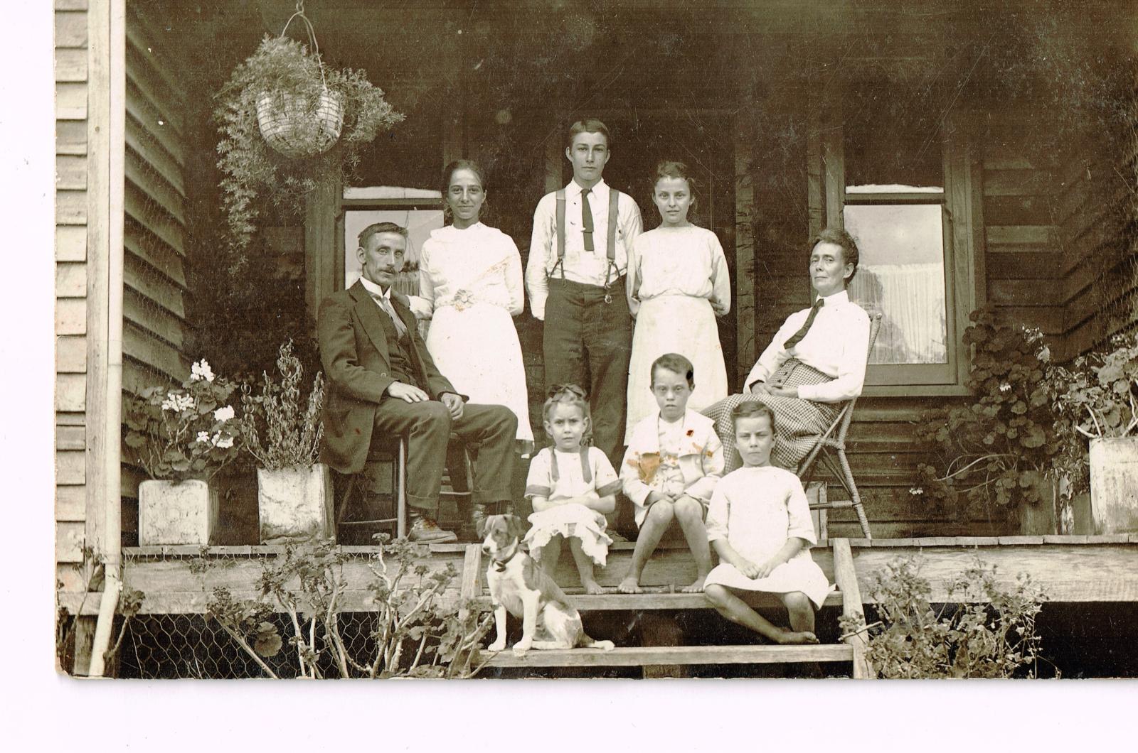 P103-03. Florence and Thomas Elms and family at Bishop Road, Middle Swan.. 