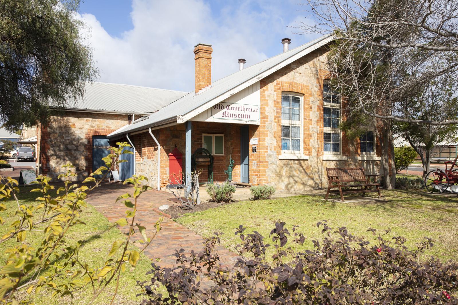 Photograph of the front of the Narrogin Old Courthouse Museum