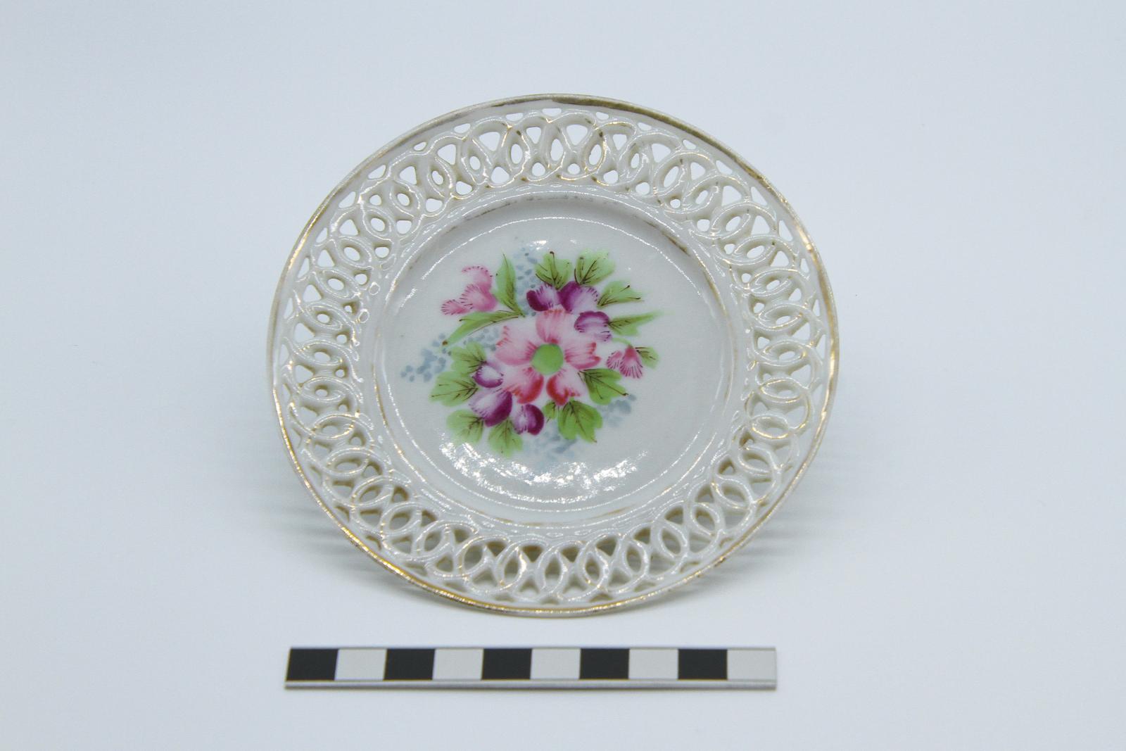 small plate with scale