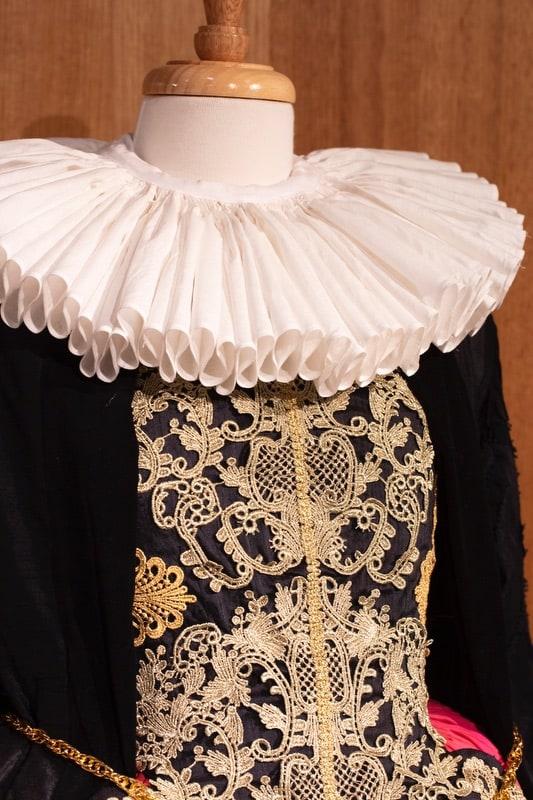 costume with ruff