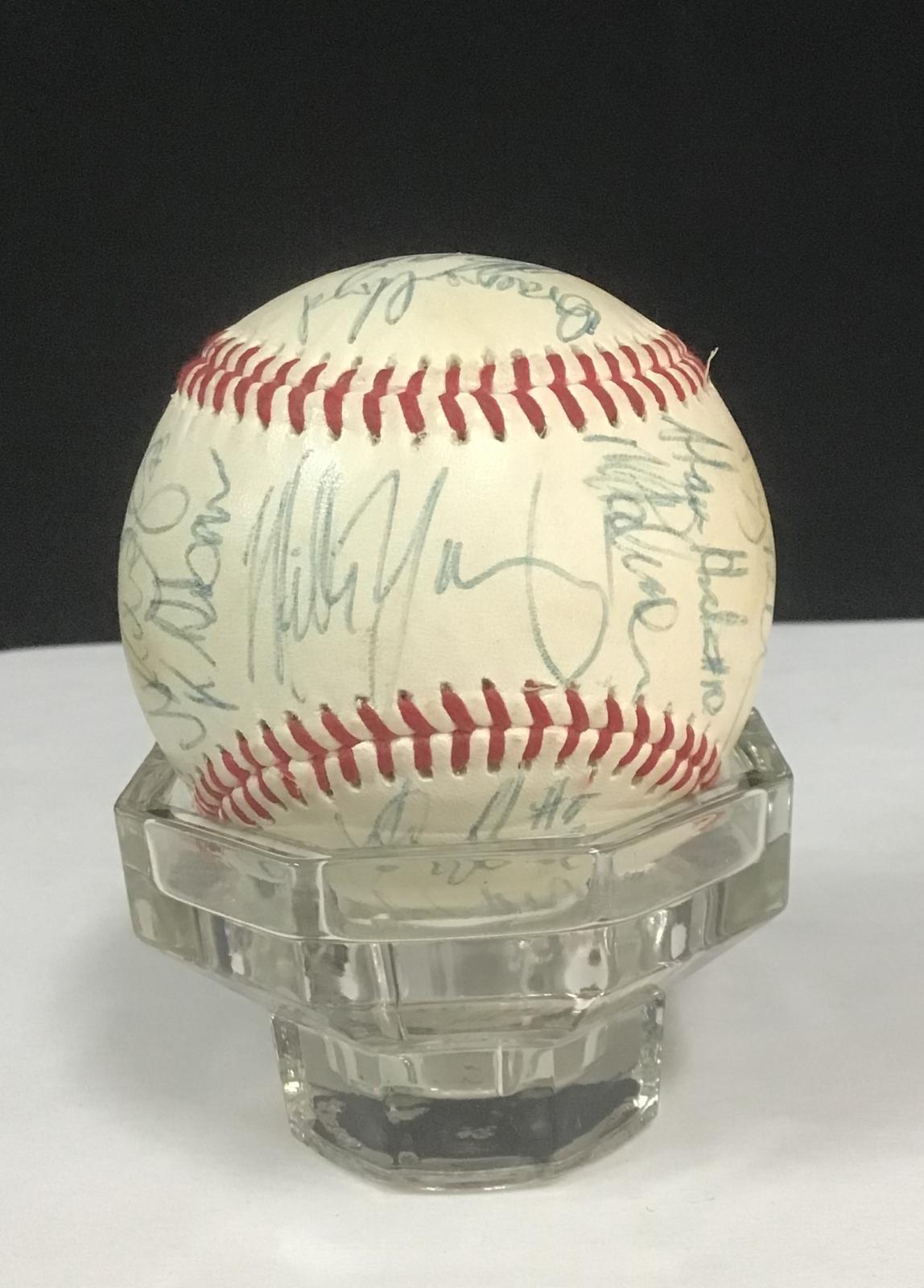 1990/91 baseball signed by ABL Champions - Perth Heat