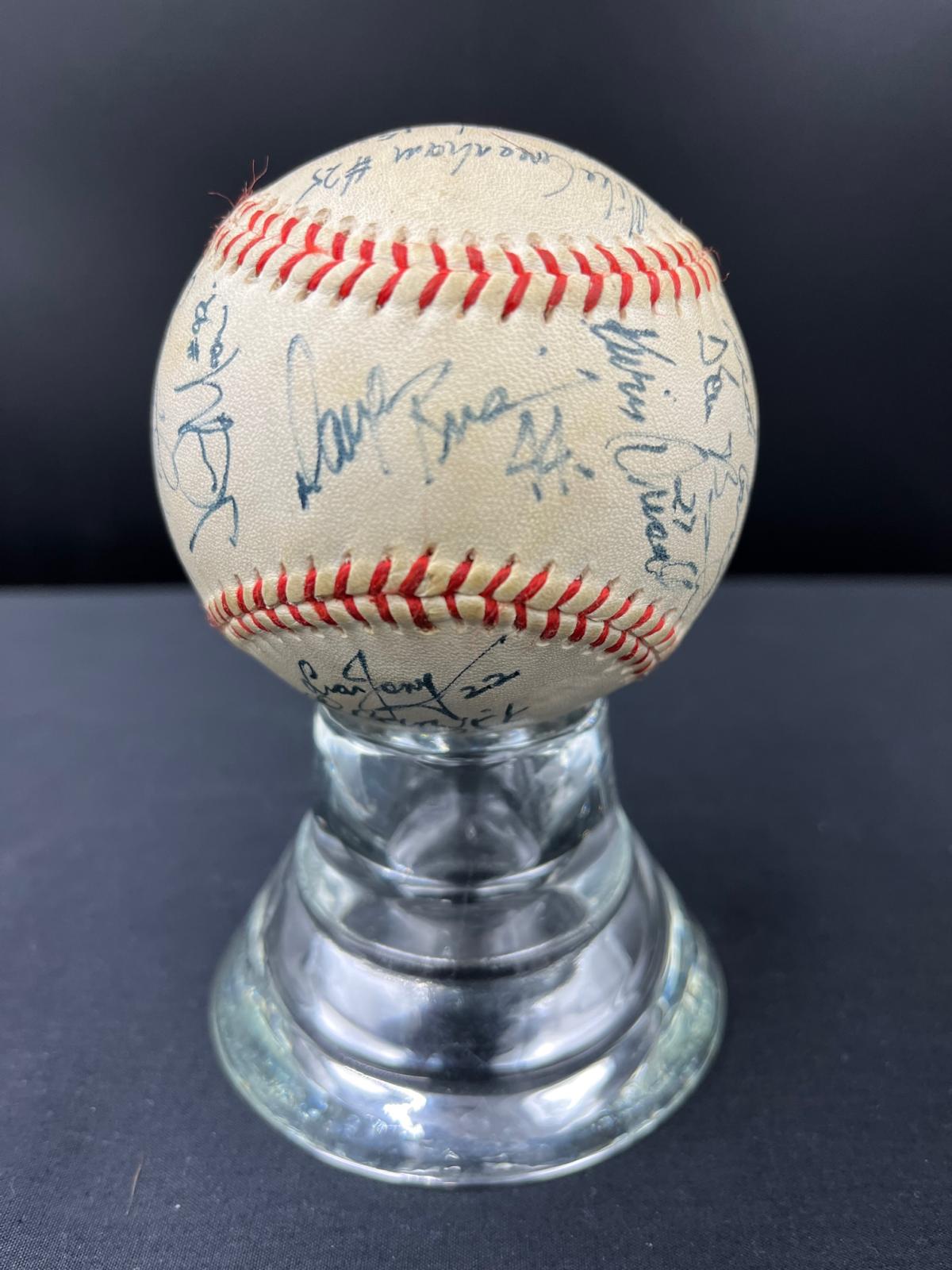 Baseball signed by inaugural 1989 Perth Heat Team