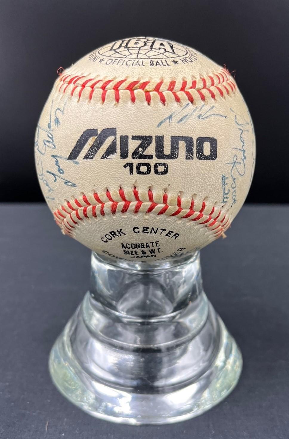 Baseball signed by inaugural 1989 Perth Heat Team