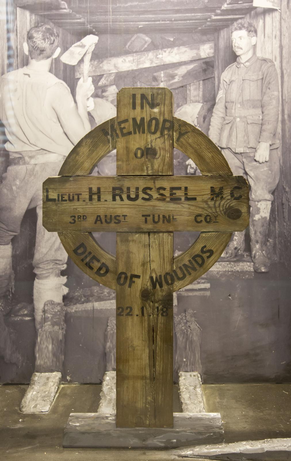 Grave Cross - Lieutenant Hugh Russel MC