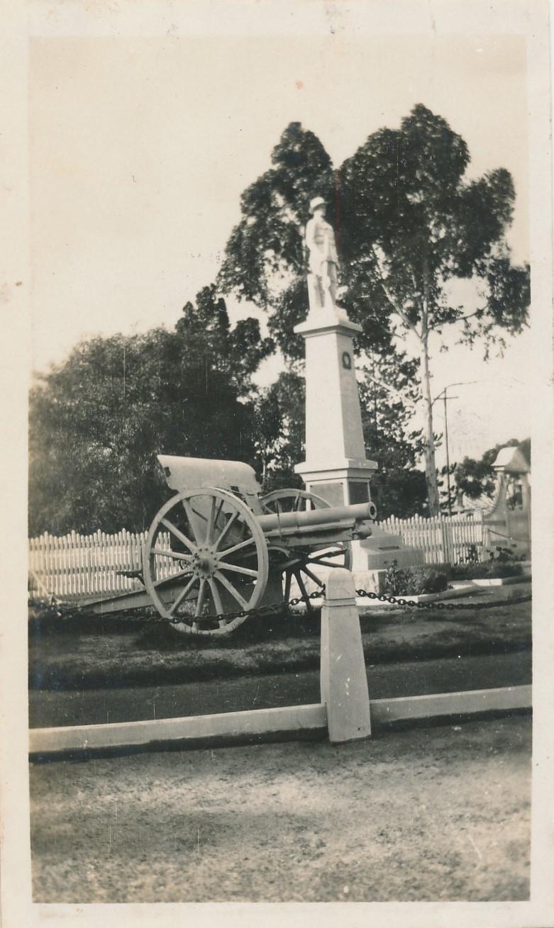 War Memorial Statue and Canon