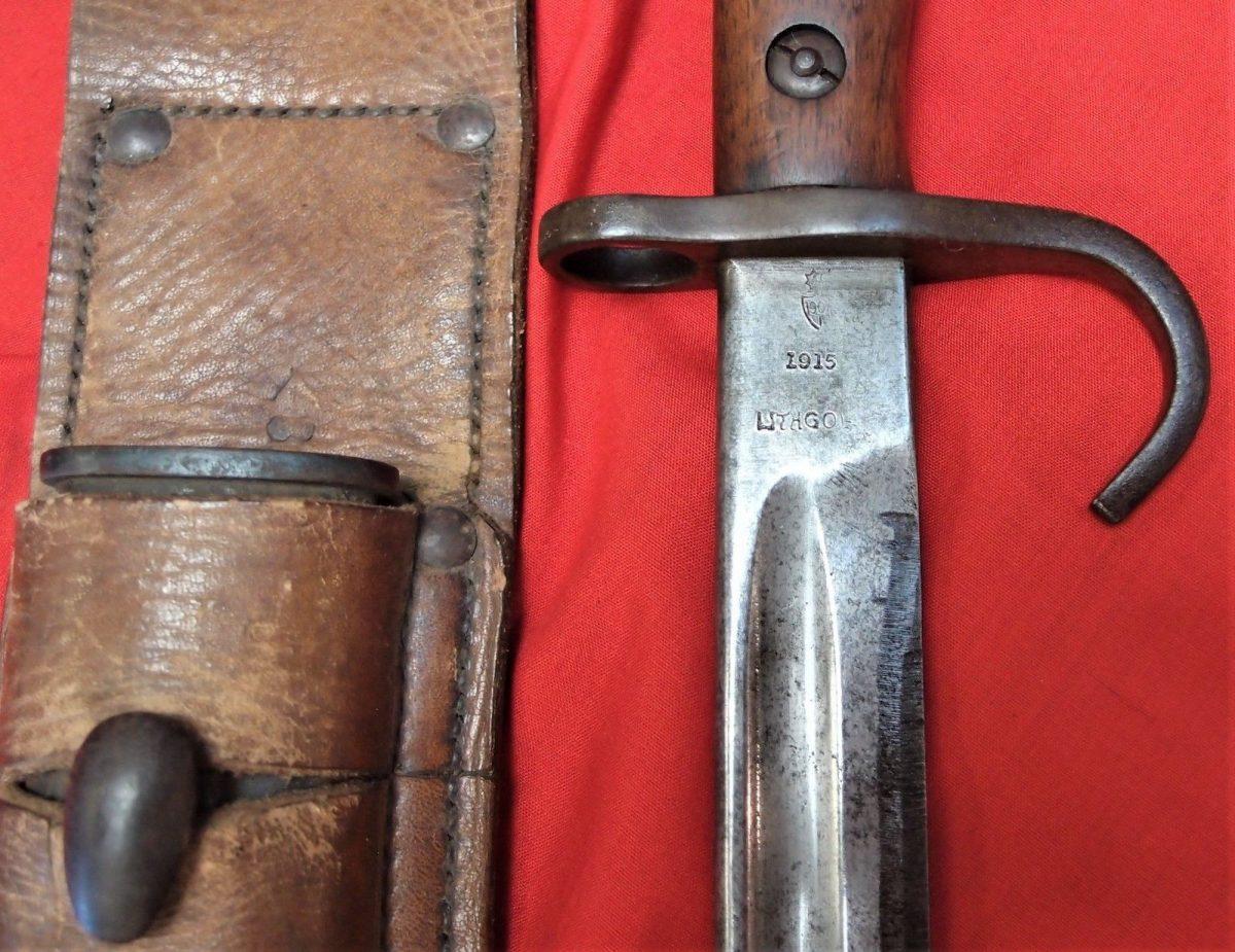 Lithgow marked bayonet with quillion