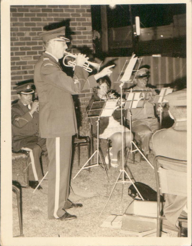 Hugh Mouritz conducting Katanning Silver Band