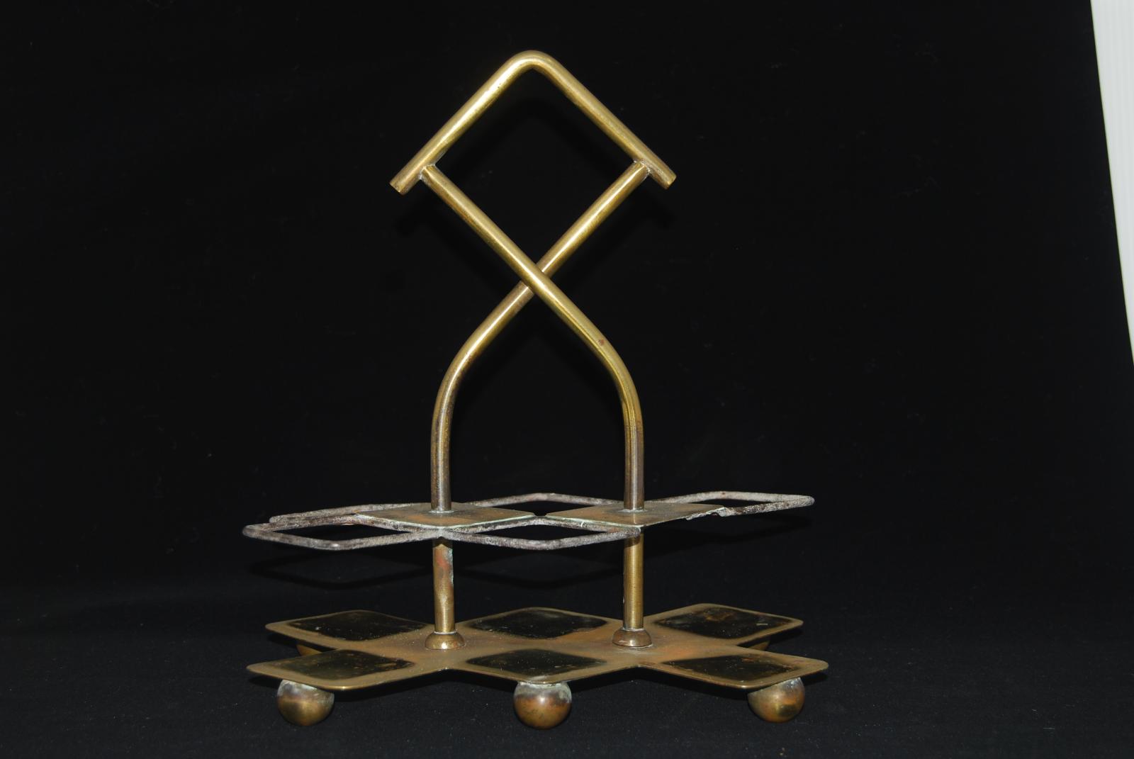 Cruet Set brass stand