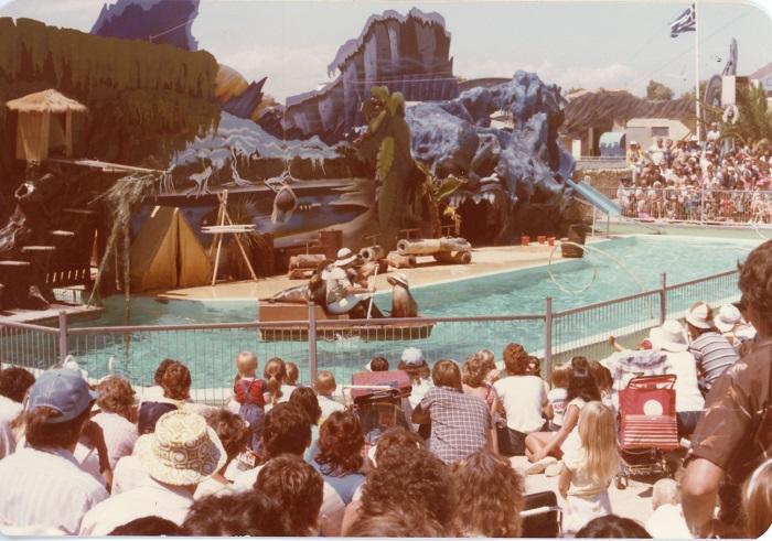 PD03846 - Seal show Atlantis Marine Park