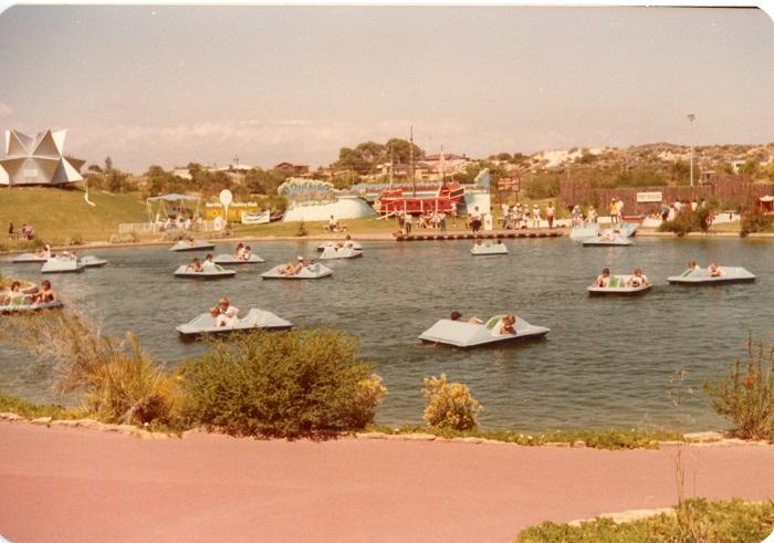 PD03862 - Paddle boats at Atlantis Marine Park 