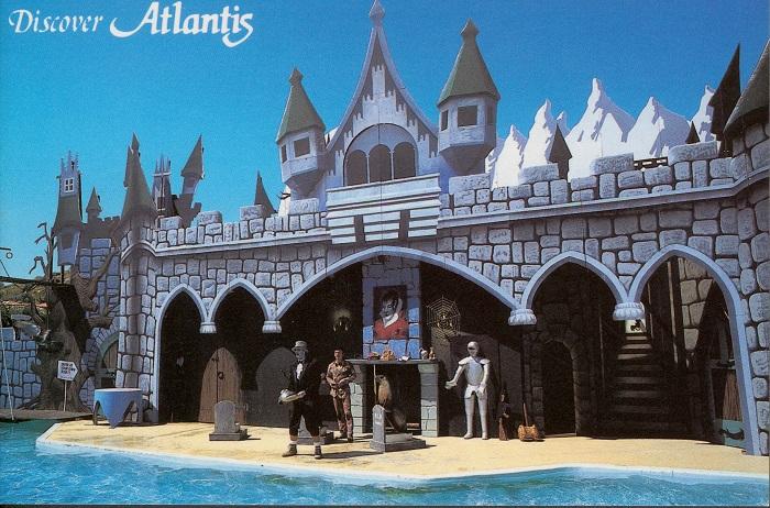 Archive 17.6a - Postcard, Atlantis Marine Park Seal show