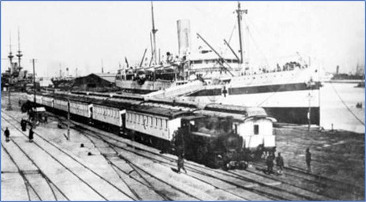 Ambulance train transfering wounded to hospital ship