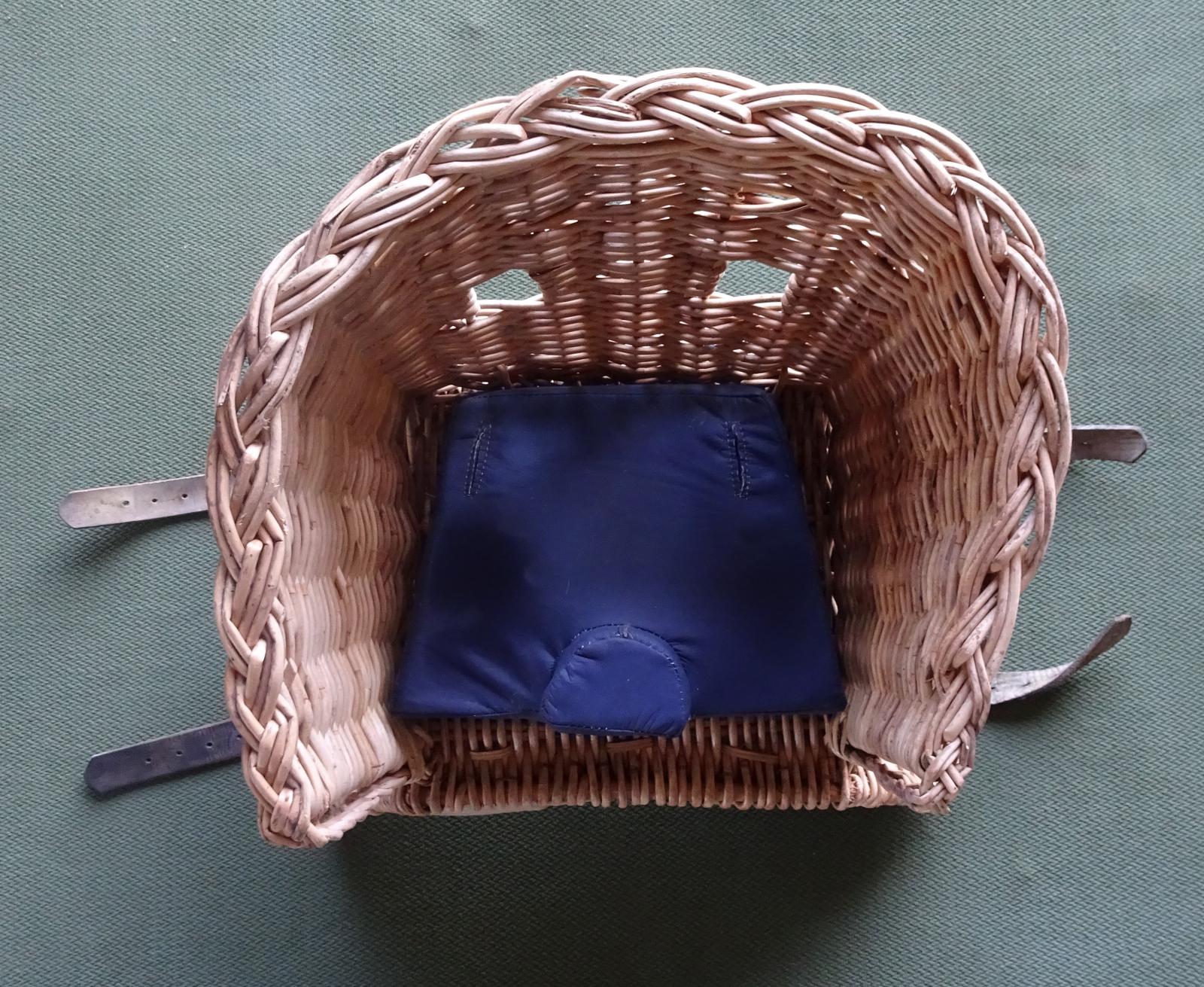 Top of child's chair for riding on a bullock