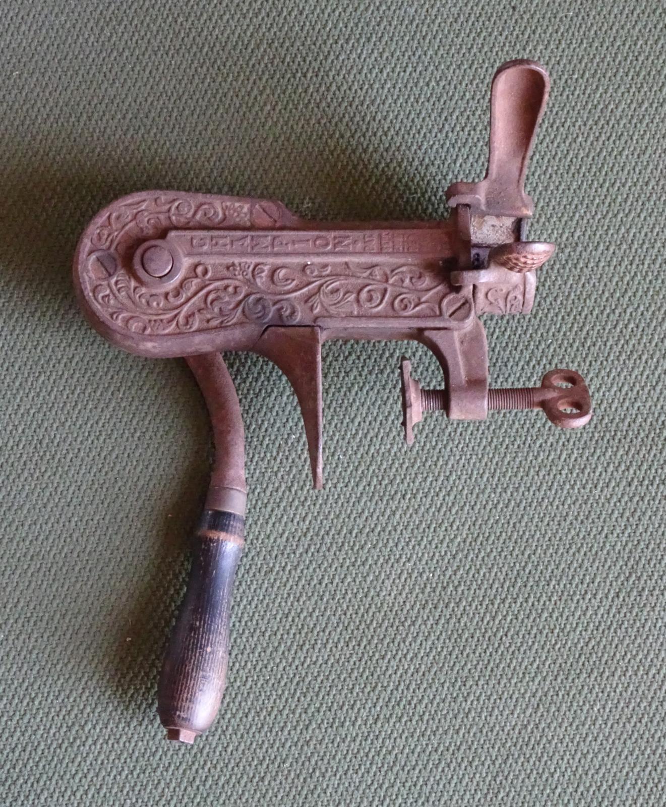 Front of cork extractor