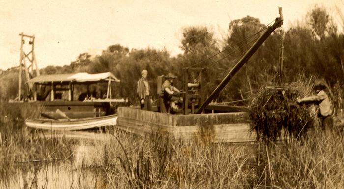 PD00273 - Dredging Loch McNess, Yanchep National Park