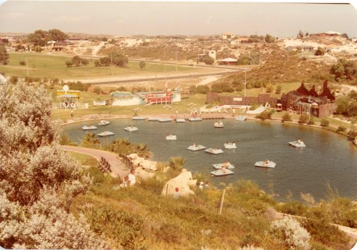 PD03863 - Paddle Boats, Atlantis Marine Park