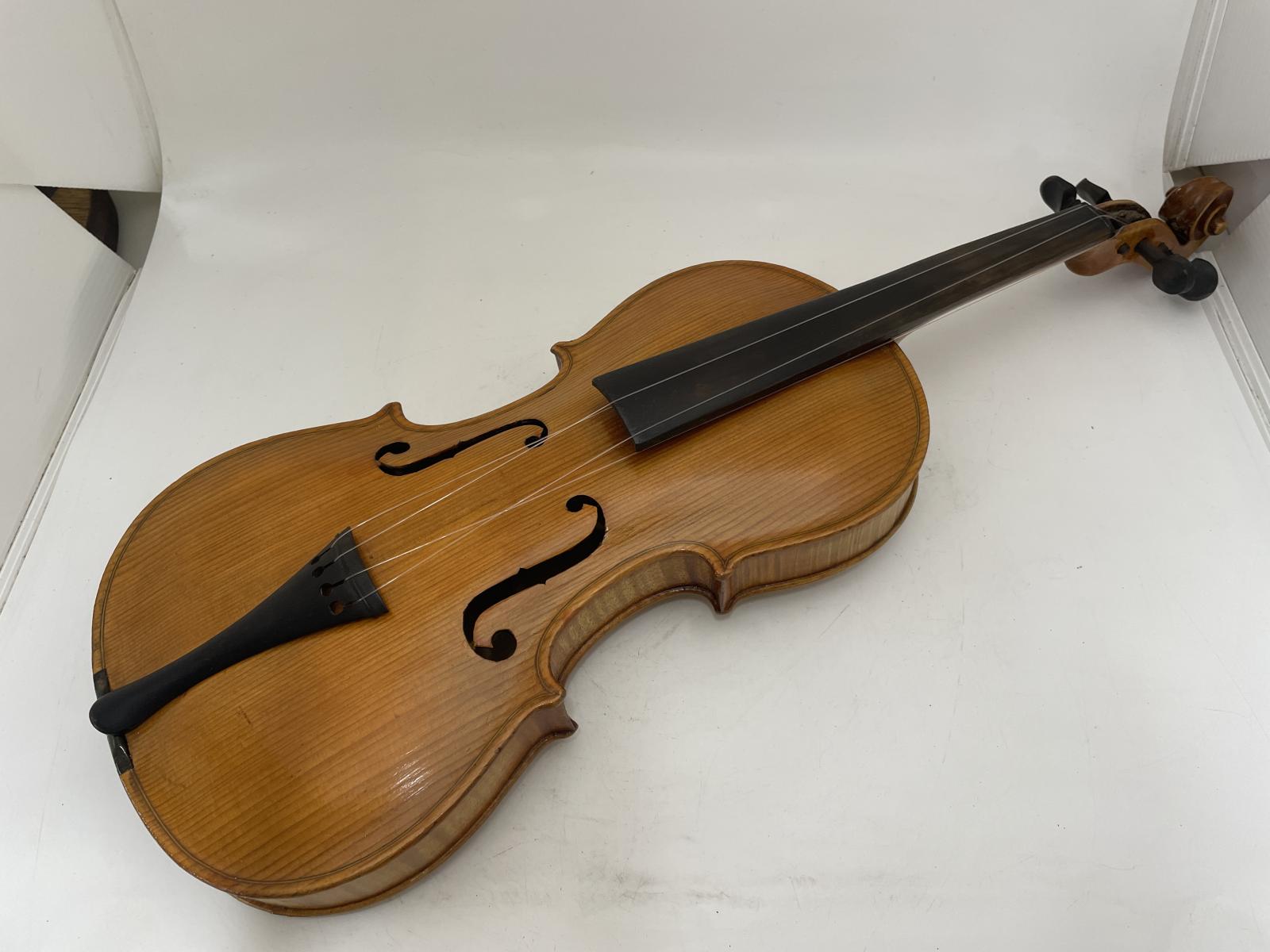 Violin attributed to Jacobus Stainer