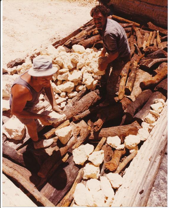 PD00147 - Men working at the lime kilns