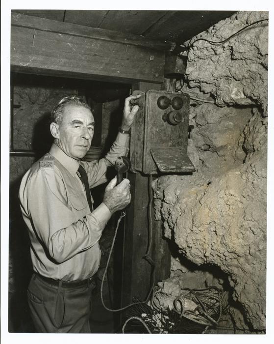 PD00282 Joe Hill in the Escape Tunnel of Crystal Cave, Yanchep National Park