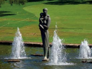 Memorial honouring pioneer women