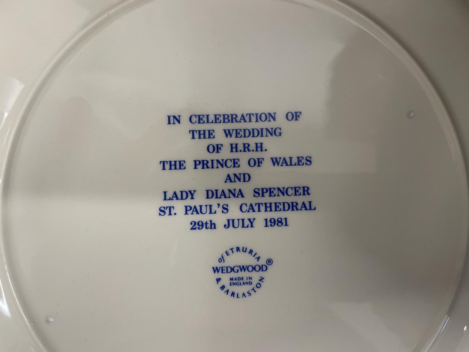 The under side of the plate showing the makers mark