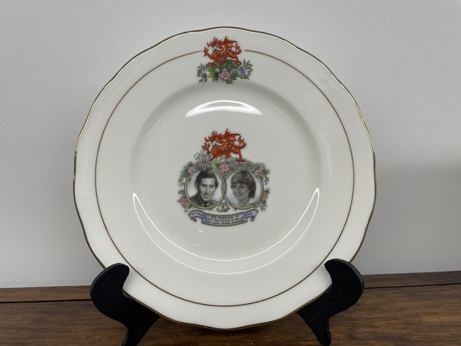 Plate commemorating the 1981 wedding of Prince Charles and Lady Diana Spencer