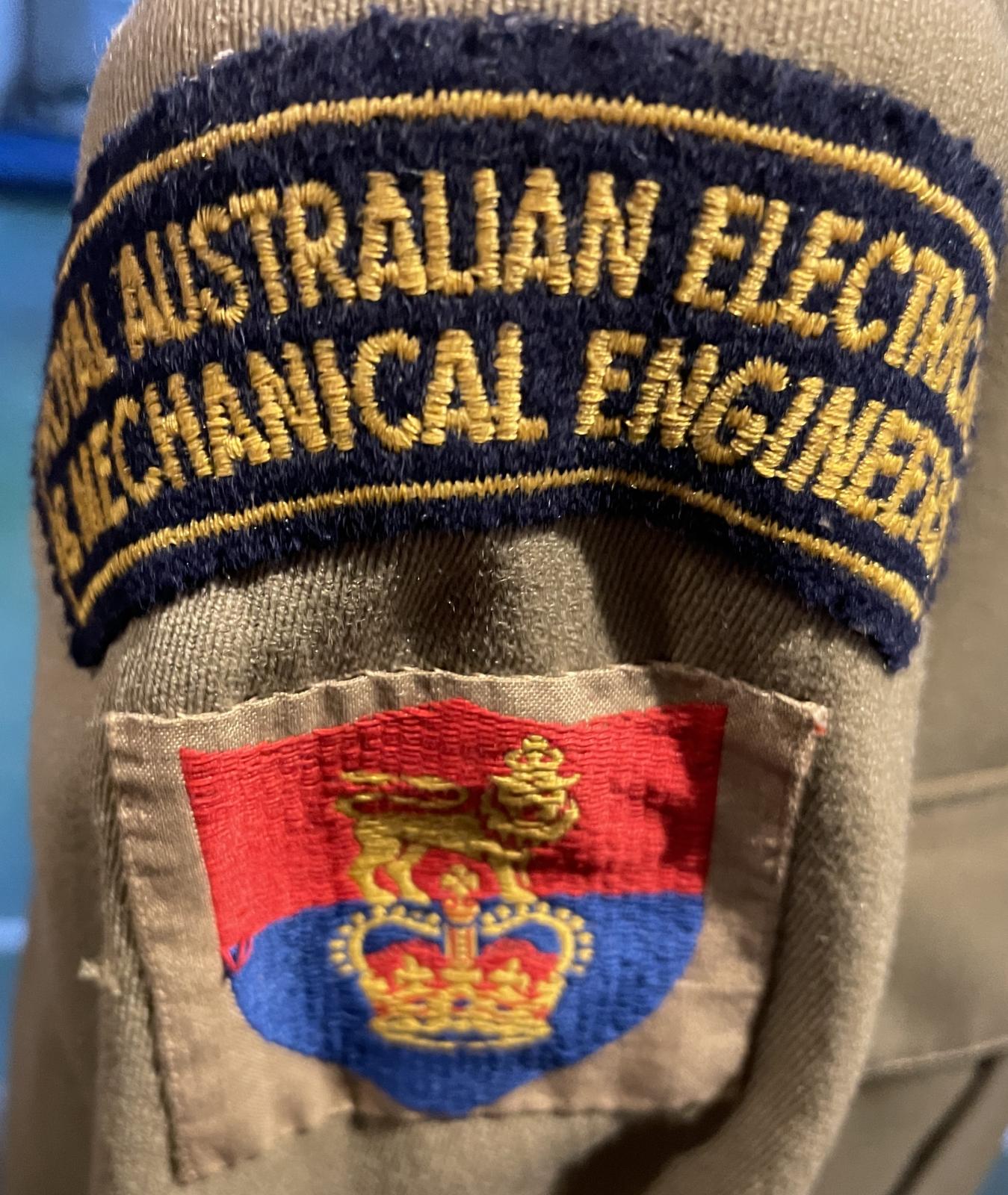 Insignia of the Royal Australian Electrical & Mechanical Engineers