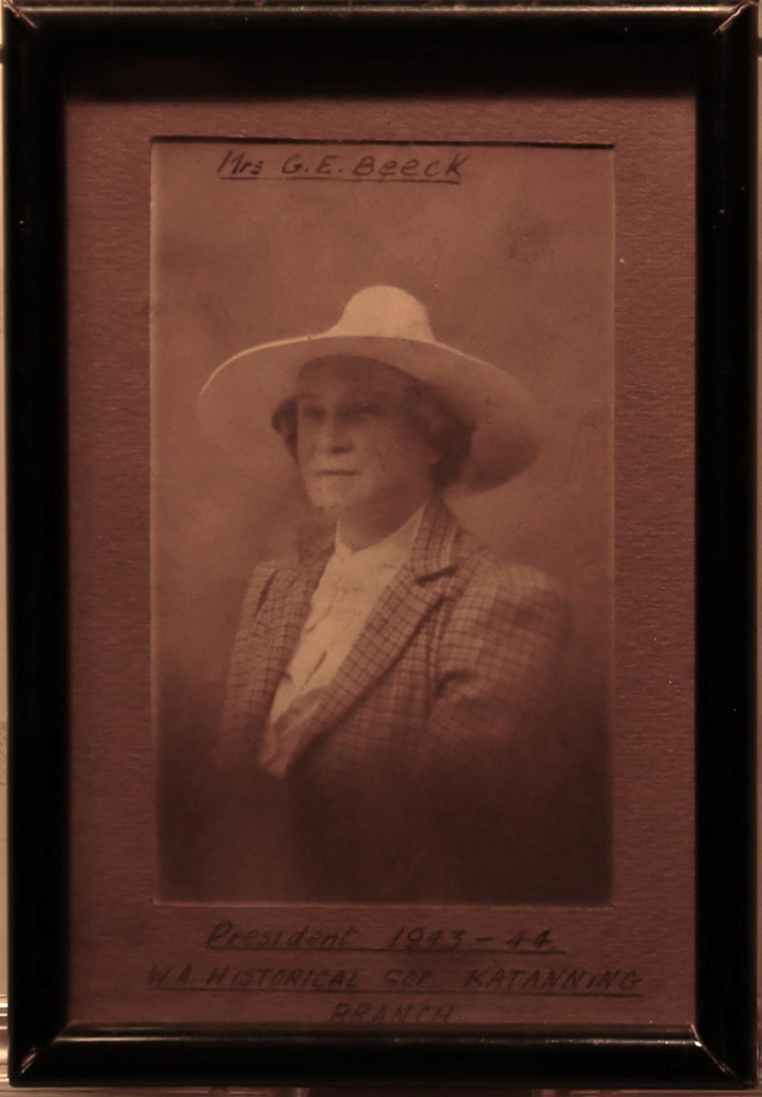 Mrs G.E. Beeck