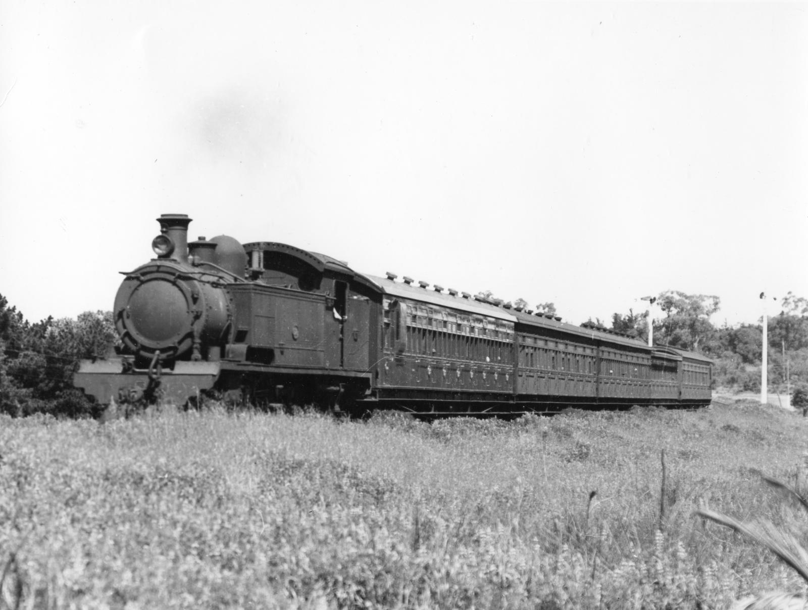 Train approaching Daglish Station