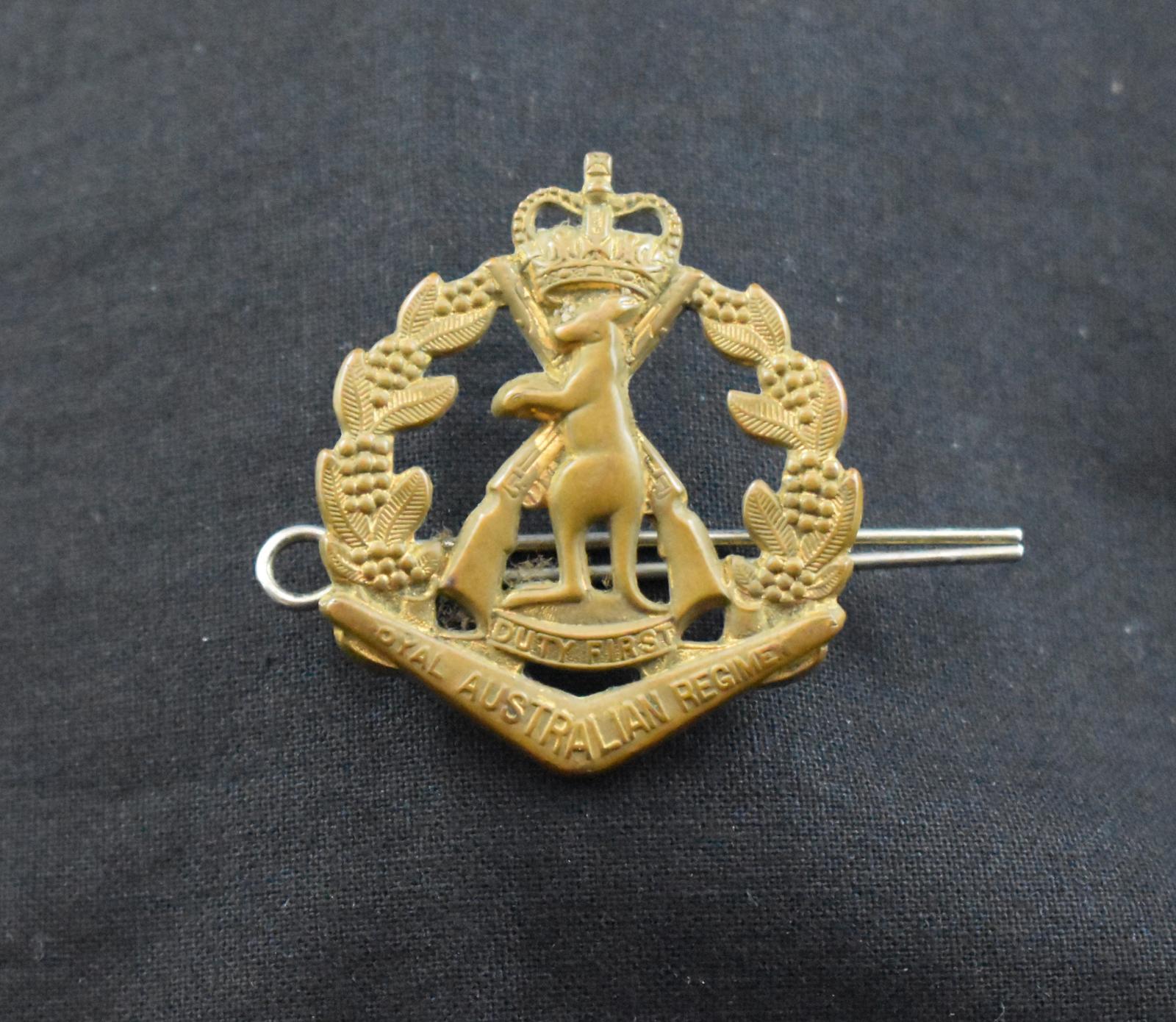 QE11 Royal Australian Regiment Brass Badge